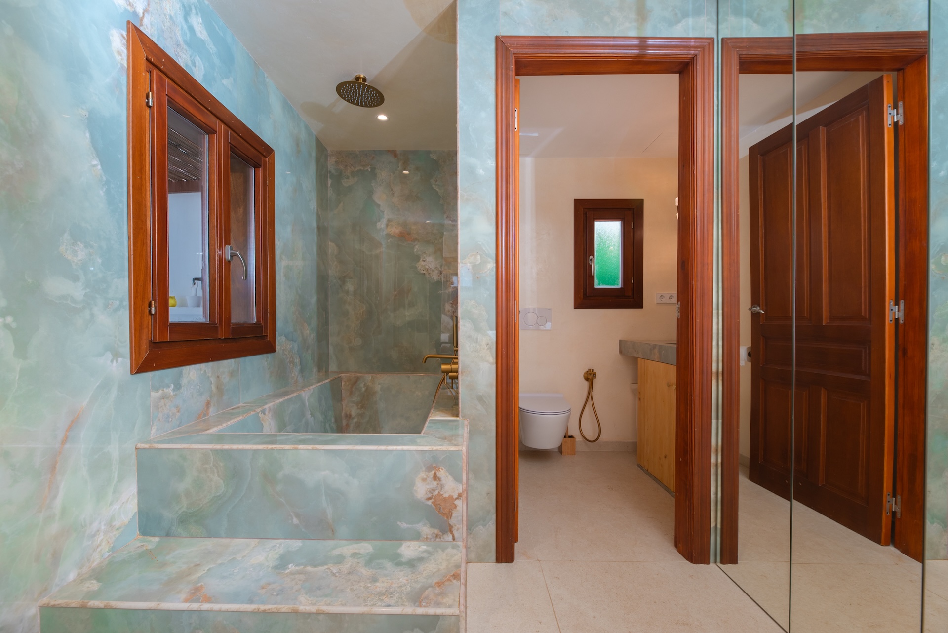 Resa estates Ibiza for sale te koop appartement Santa Gertrudis bathroom.jpg